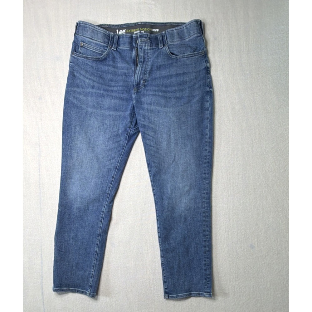 Lee Men's Straight Fit Blue Medium Wash Denim 5-Pocket Zip Button Jeans